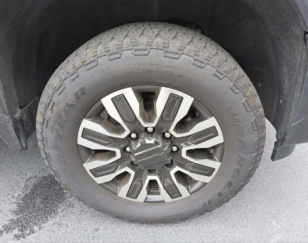 Used 2025 GMC Sierra 2500 Denali Ultimate w/ Max Trailering Package image 5