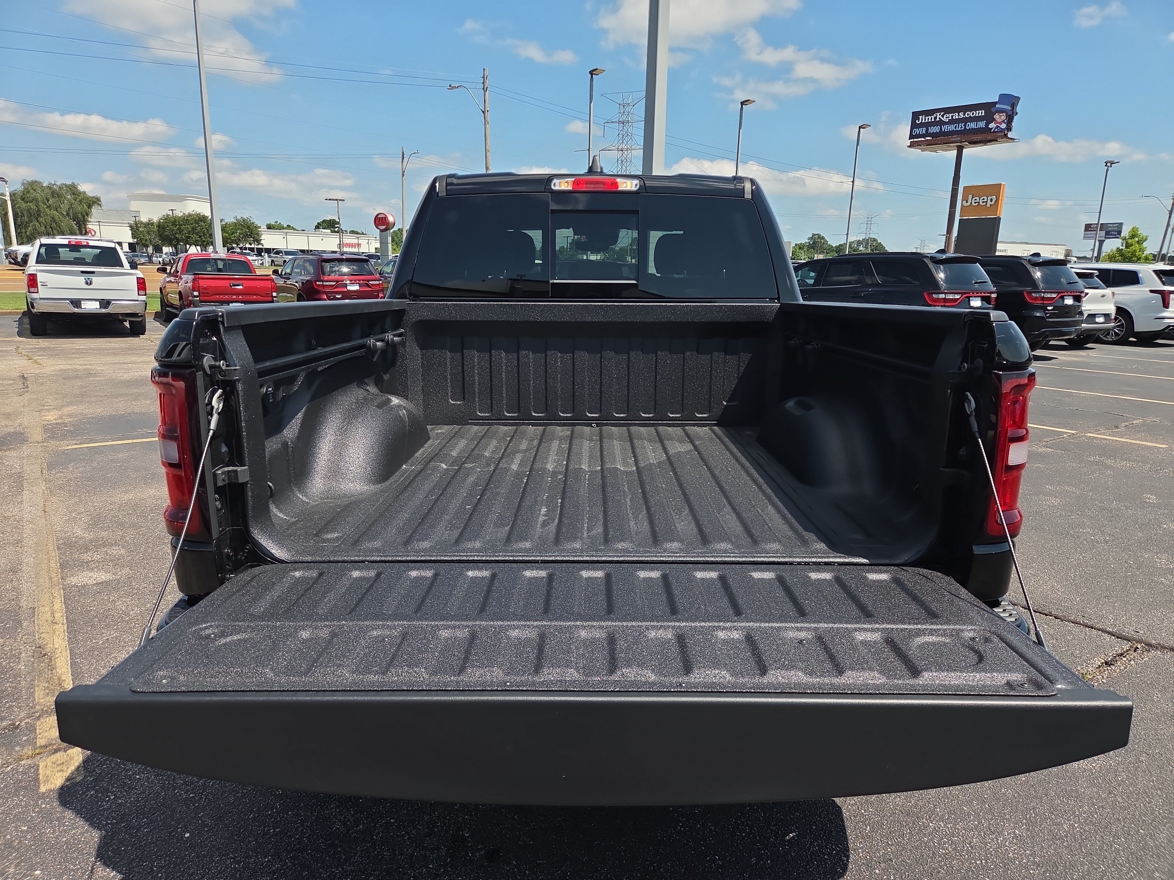 New 2026 RAM 1500 Big Horn w/ Night Edition AWD/4WD image 8