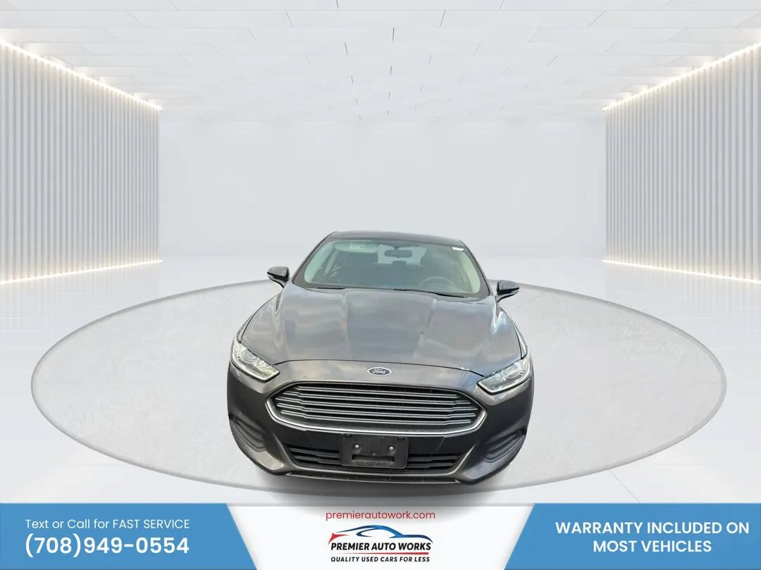 Used 2016 Ford Fusion SE FWD image 2