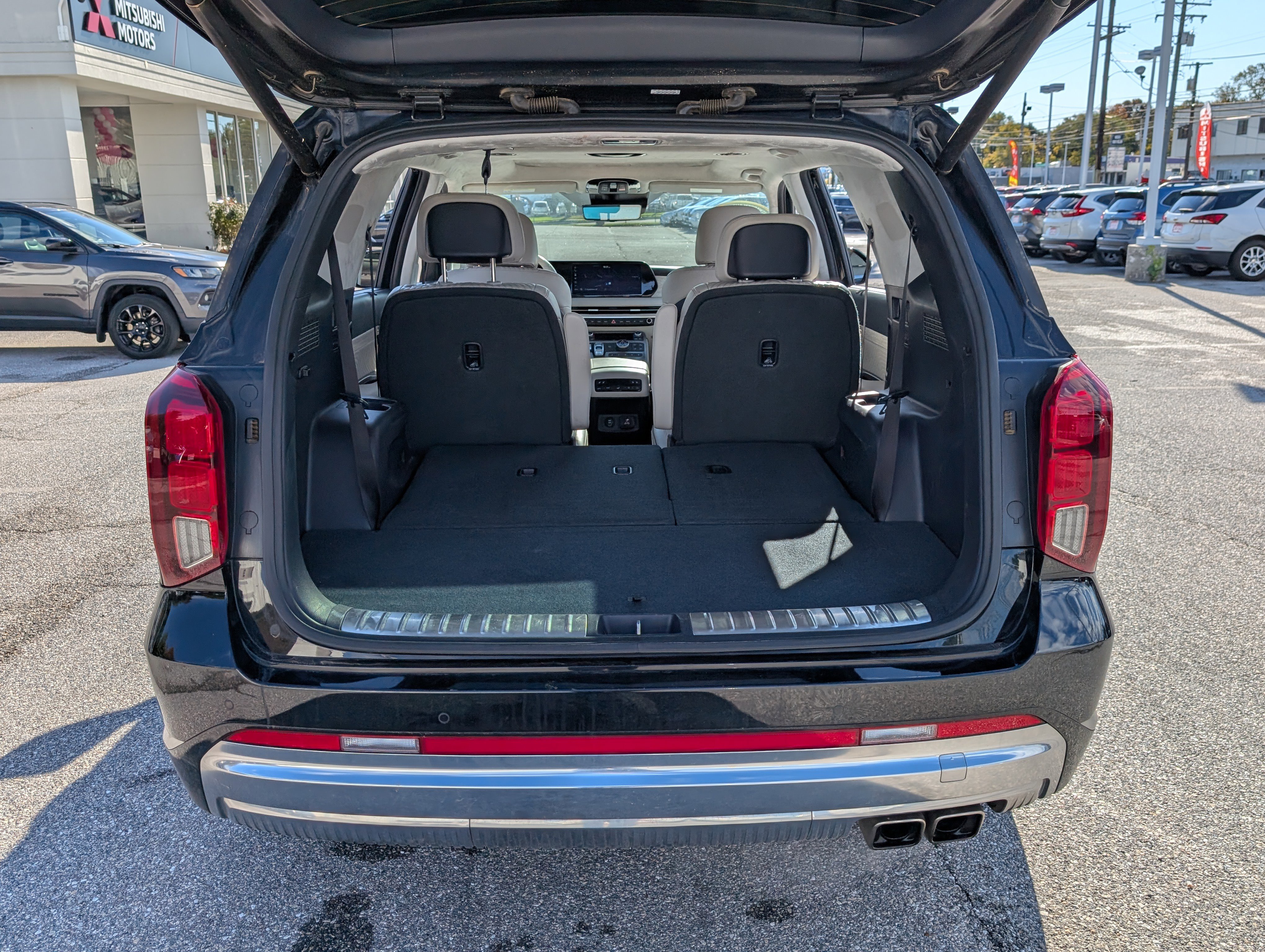 Used 2024 Hyundai Palisade Calligraphy image 12