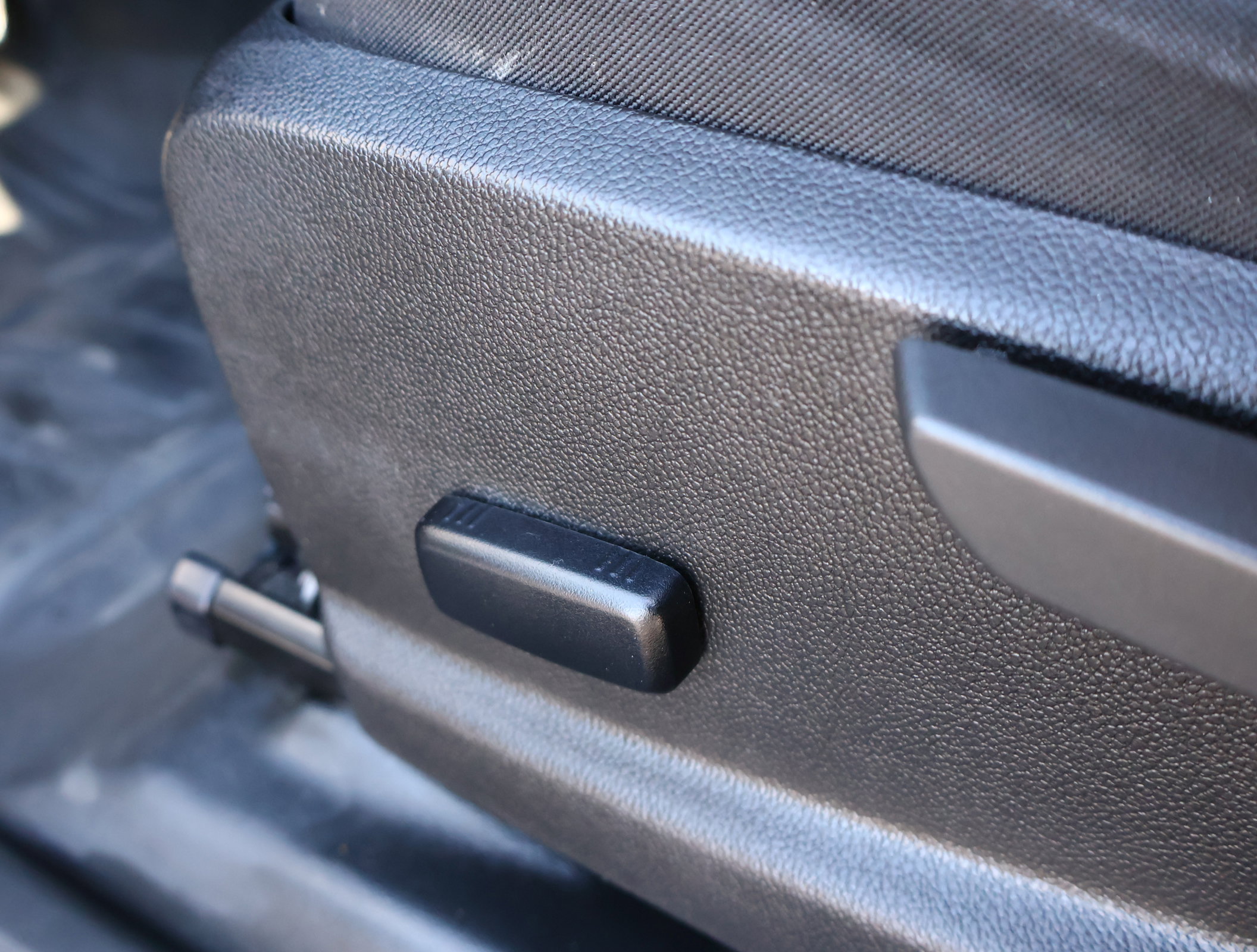 Used 2022 Chevrolet Colorado LT w/ Fleet Safety Package image 9