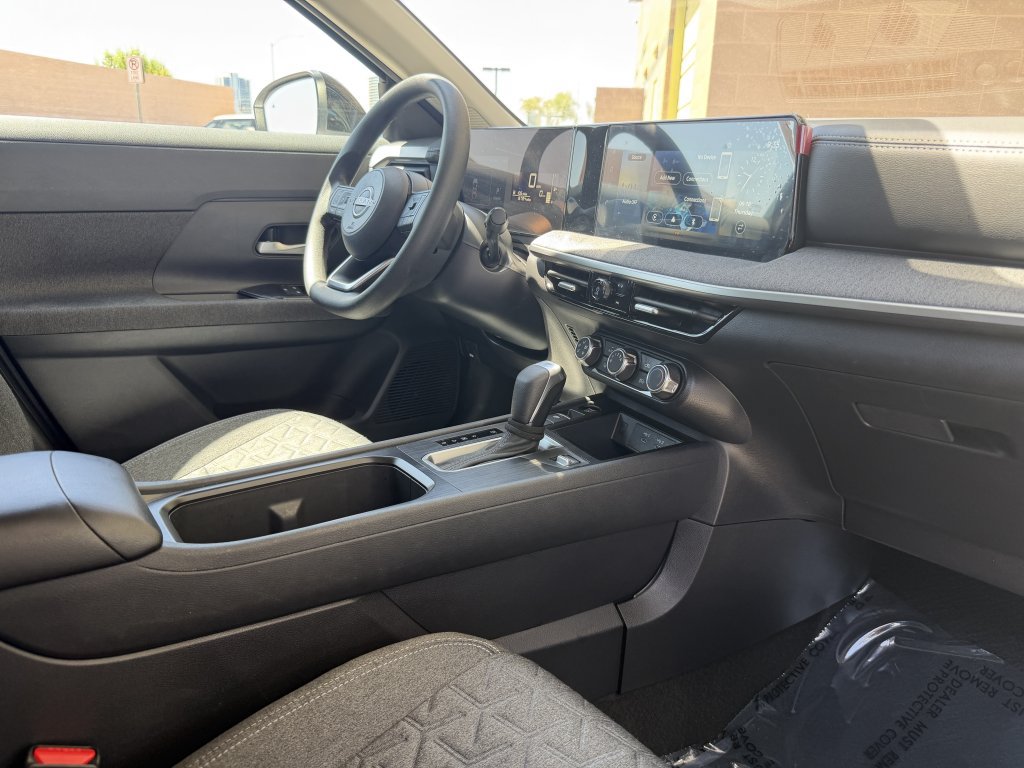 Used 2025 Nissan Kicks SV FWD image 32