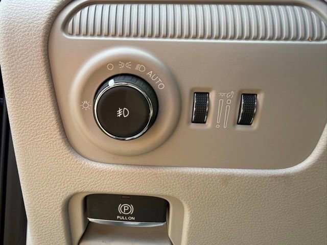 Used 2025 Jeep Wagoneer Series III w/ Premium Group I AWD/4WD image 21