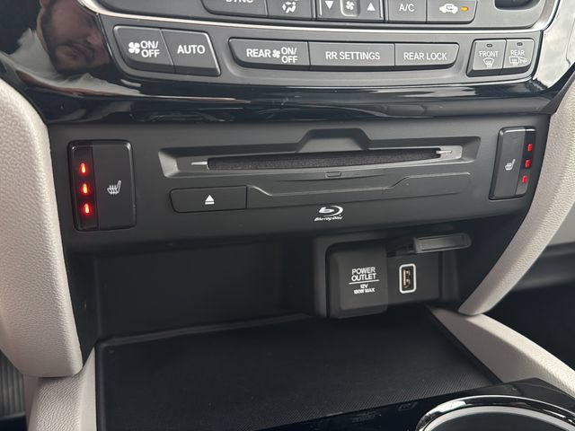 Certified 2022 Honda Pilot Touring image 32