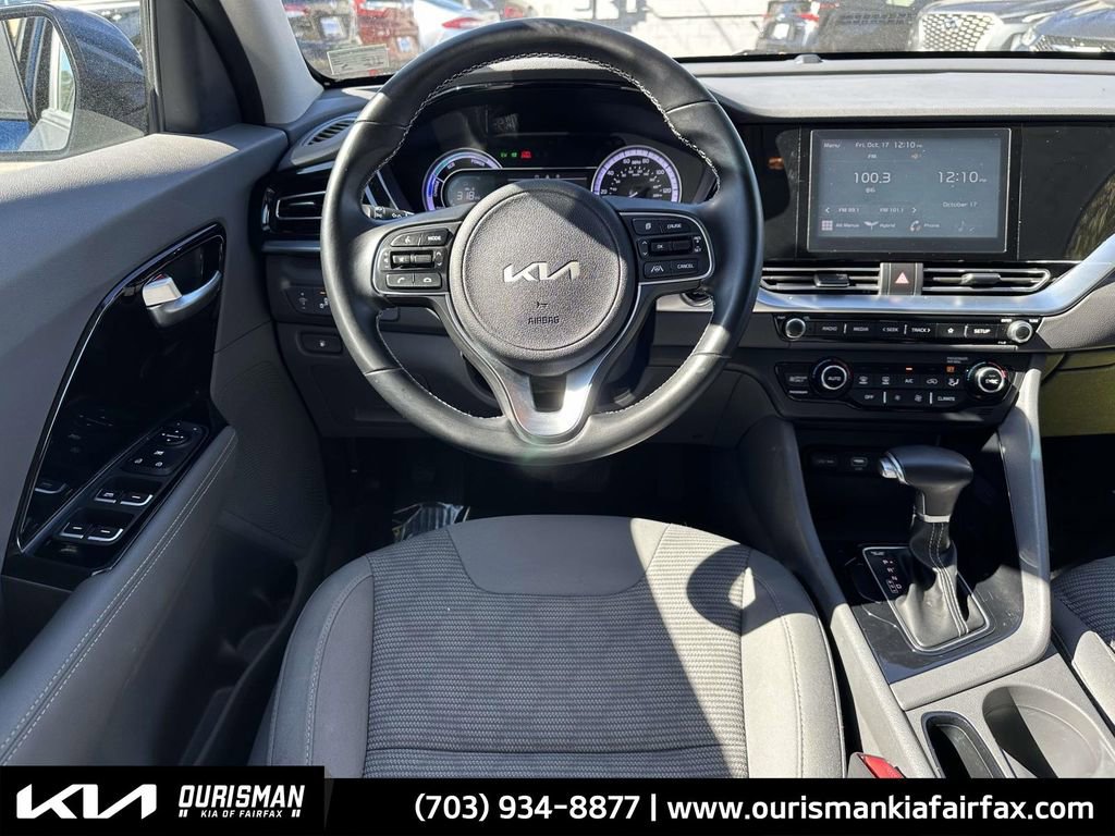 Used 2022 Kia Niro LXS image 3