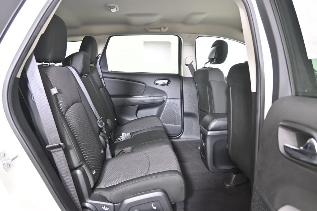 Used 2020 Dodge Journey SE w/ Blacktop Package FWD image 12