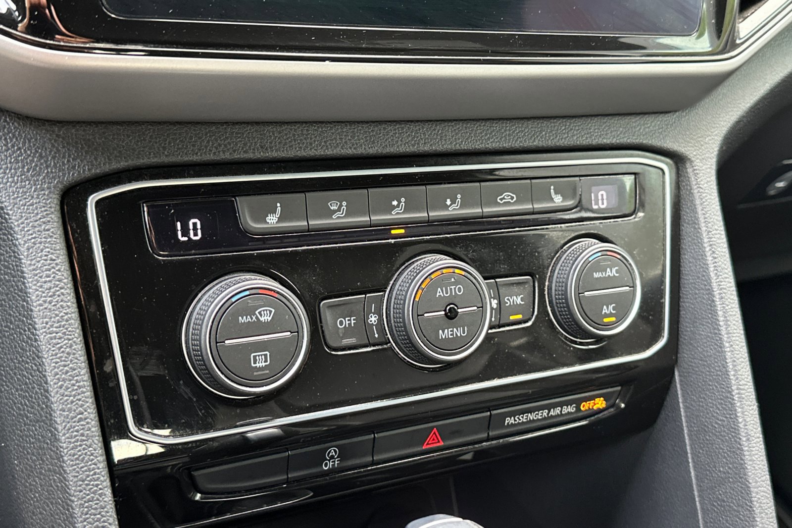 Used 2022 Volkswagen Atlas Cross Sport SE image 20