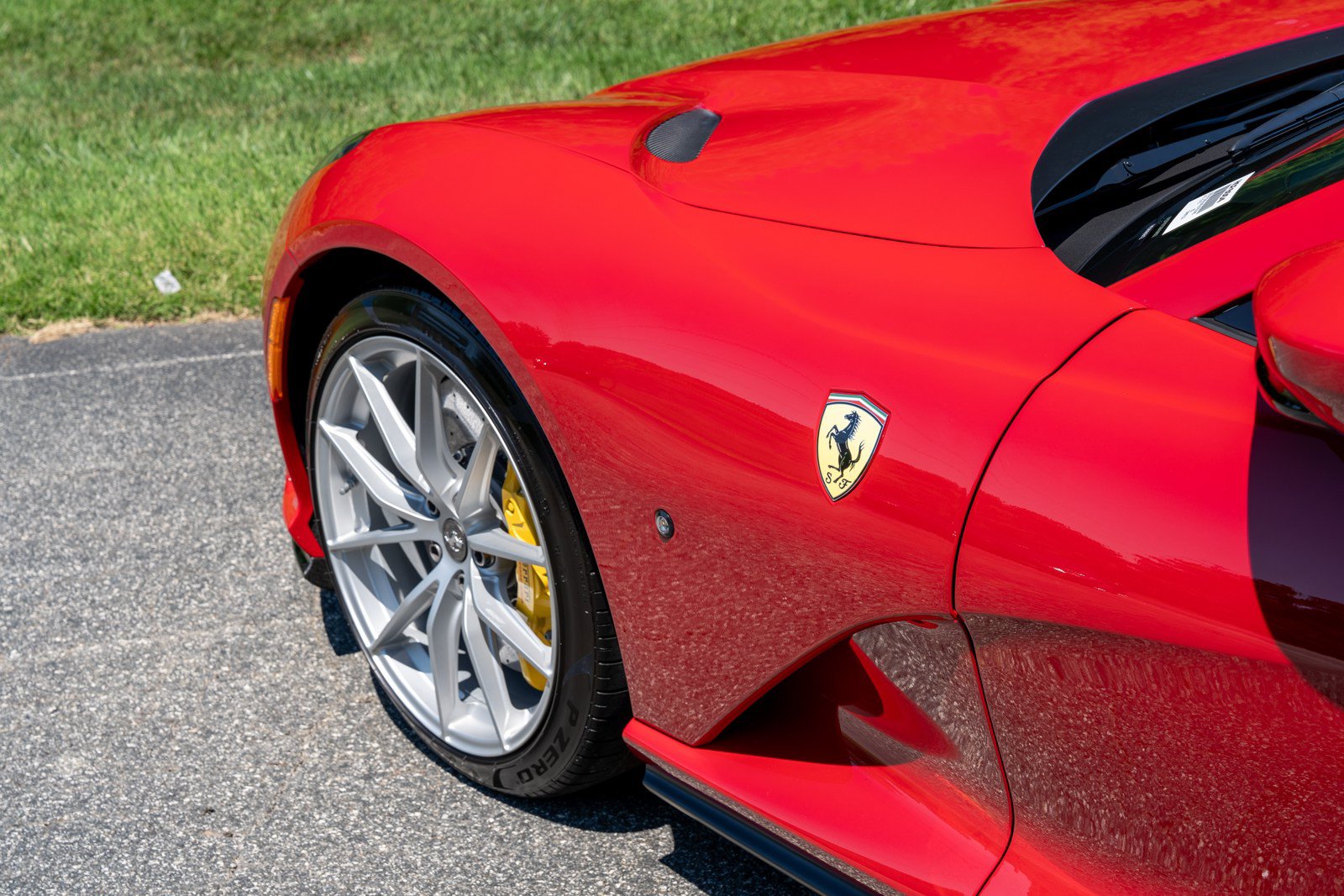 Used 2022 Ferrari 812 GTS RWD image 12