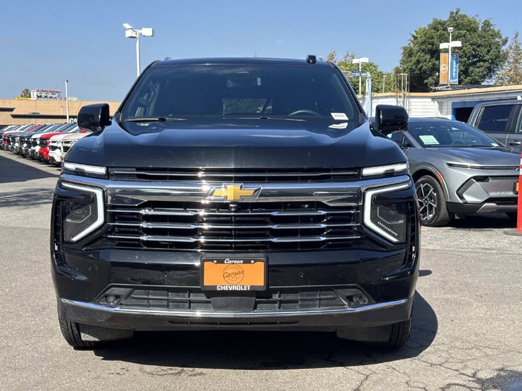 Used 2025 Chevrolet Suburban LT w/ Comfort Package AWD/4WD image 4