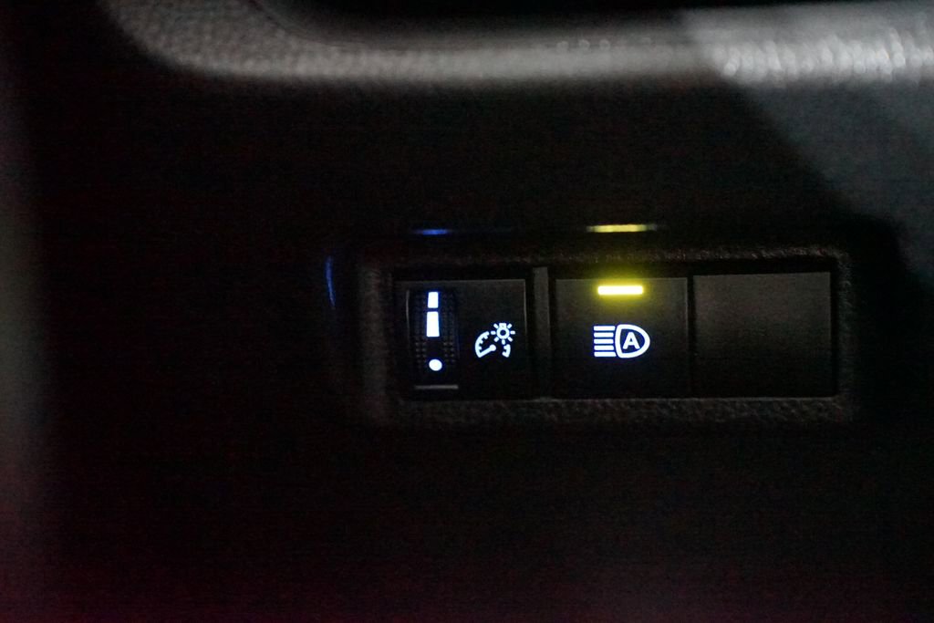 Used 2022 Toyota RAV4 LE image 22