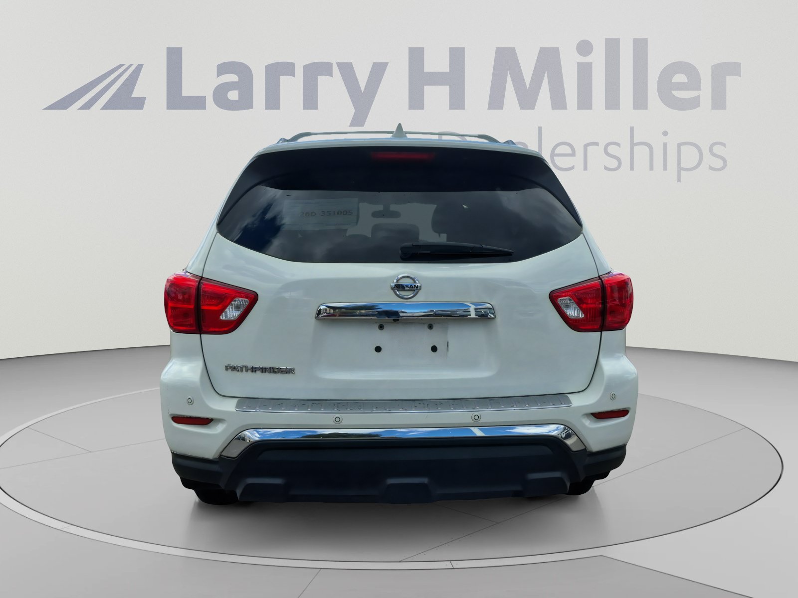 Used 2020 Nissan Pathfinder S FWD image 4