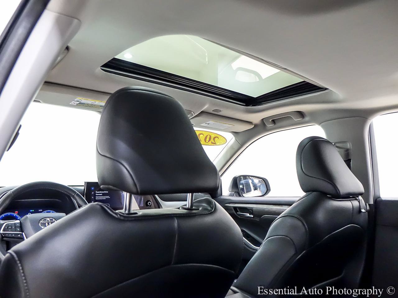 Used 2024 Toyota Highlander Limited AWD/4WD image 18