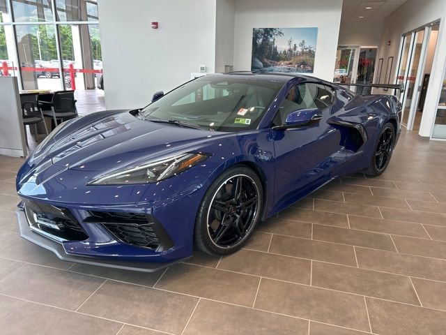 Used 2025 Chevrolet Corvette Stingray Preferred Cpe w/ Z51 Performance Package RWD image 2