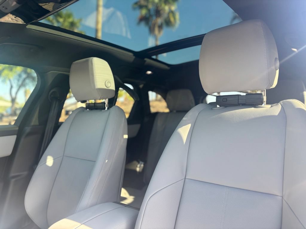 New 2026 Land Rover Range Rover Velar Dynamic SE AWD/4WD image 18