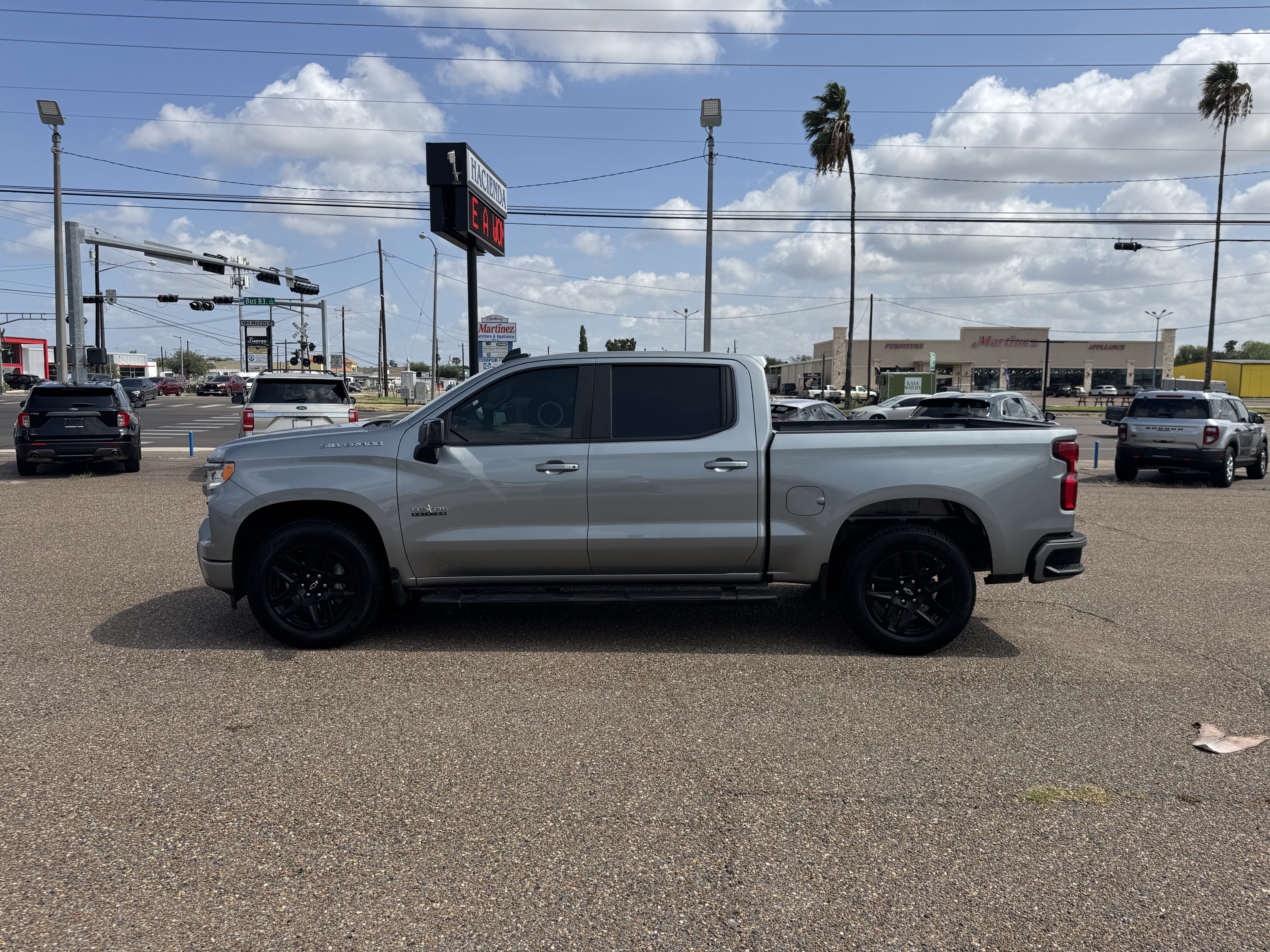 Used 2024 Chevrolet Silverado 1500 RST w/ Texas Edition Plus RWD image 2