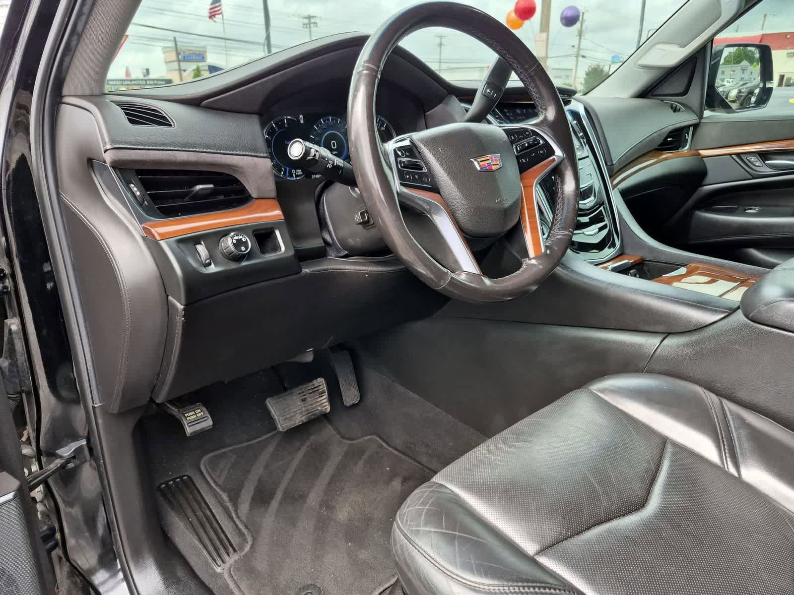 Used 2019 Cadillac Escalade ESV 2WD image 10