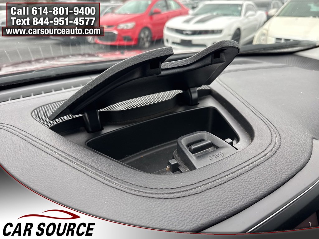 Used 2019 Jeep Cherokee Latitude Plus image 30