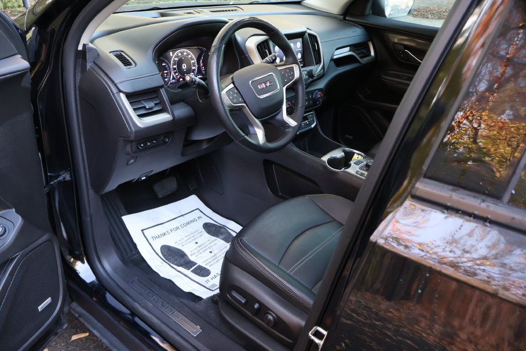 Used 2024 GMC Terrain Denali w/ Black Diamond Edition AWD/4WD image 16