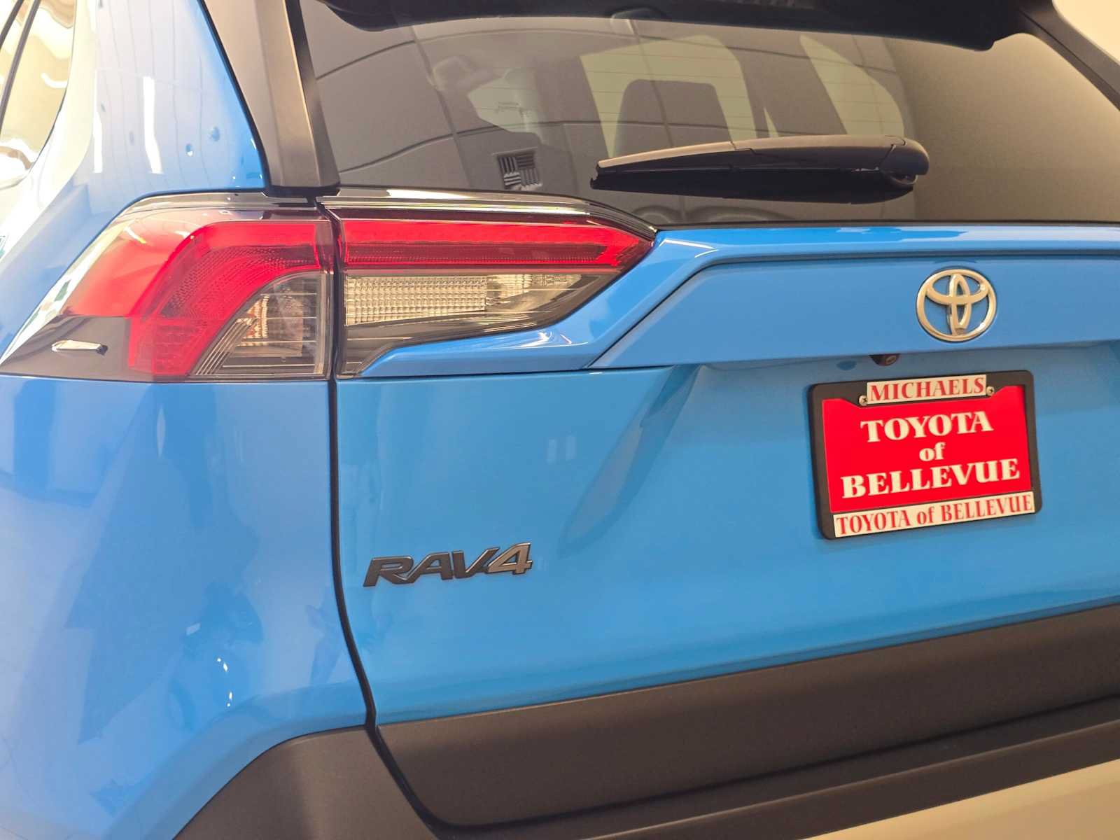 Used 2019 Toyota RAV4 Adventure w/ All Weather Liner Package AWD/4WD image 7