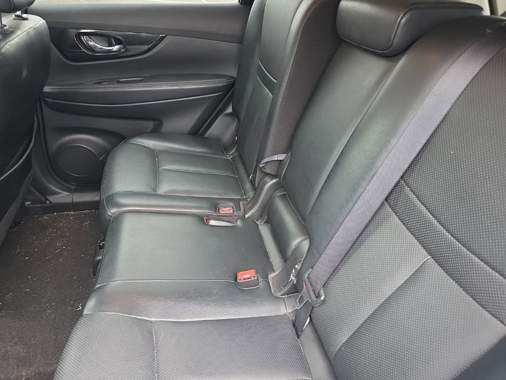 Used 2018 Nissan Rogue SL image 16