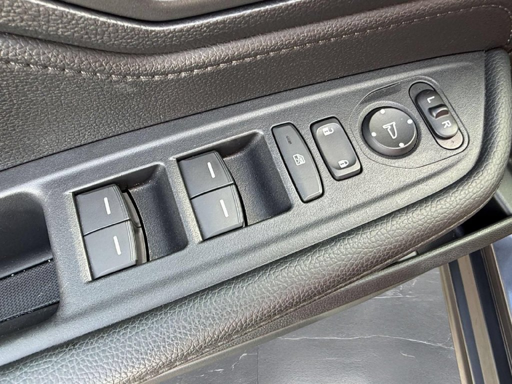 Used 2025 Honda Odyssey EX-L image 16