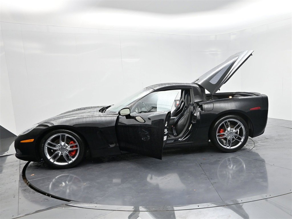 Used 2005 Chevrolet Corvette Coupe w/ Preferred Equipment Group image 49