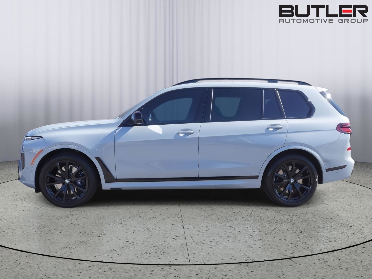 Used 2025 BMW X7 M60i image 4