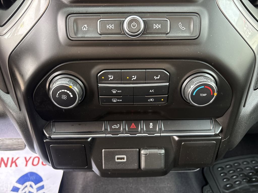 Used 2020 Chevrolet Silverado 1500 Custom w/ Custom Value Package image 18