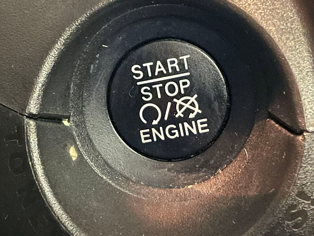 Used 2020 Jeep Renegade Limited w/ Advanced Technology Group image 27