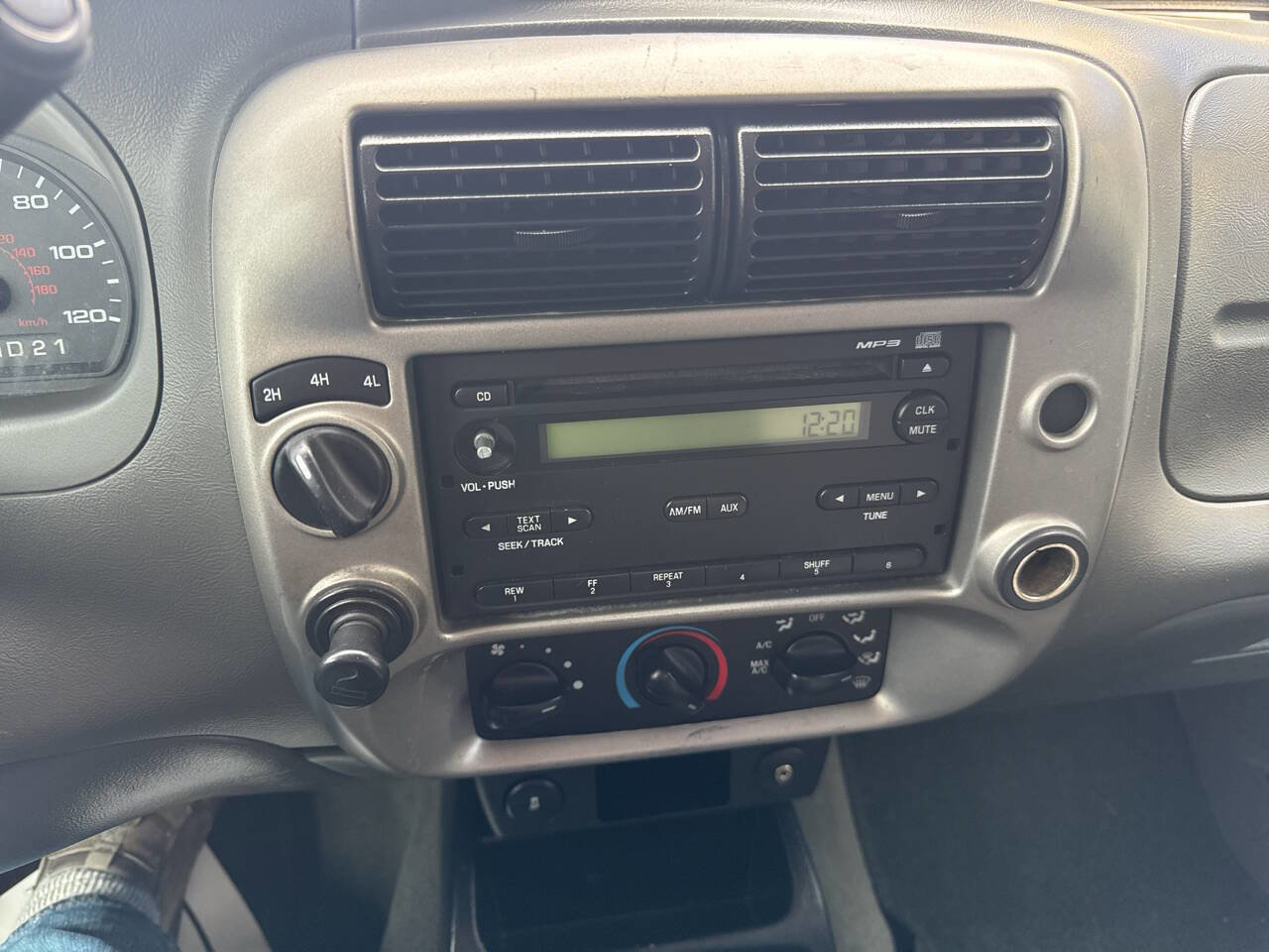 Used 2010 Ford Ranger XLT image 30