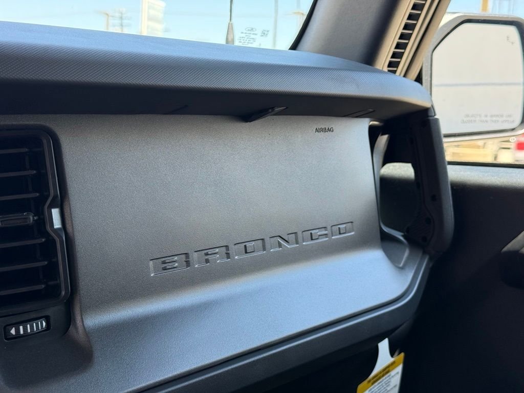 New 2026 Ford Bronco Badlands w/ Sasquatch Package AWD/4WD image 8