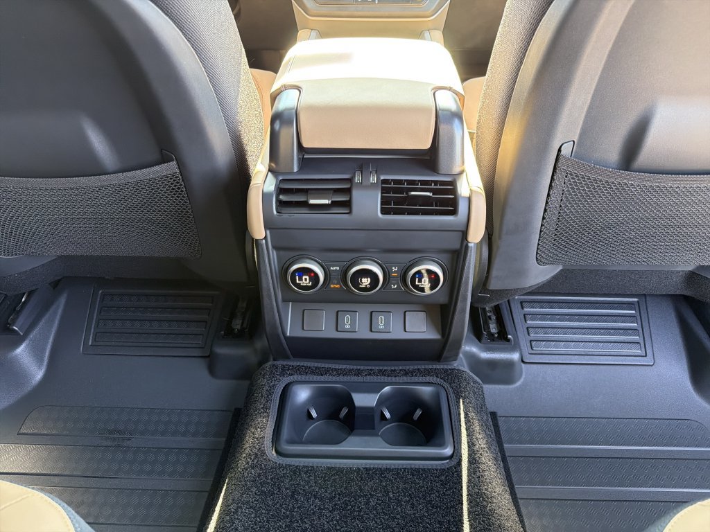 New 2026 Land Rover Defender 130 V8 AWD/4WD image 19