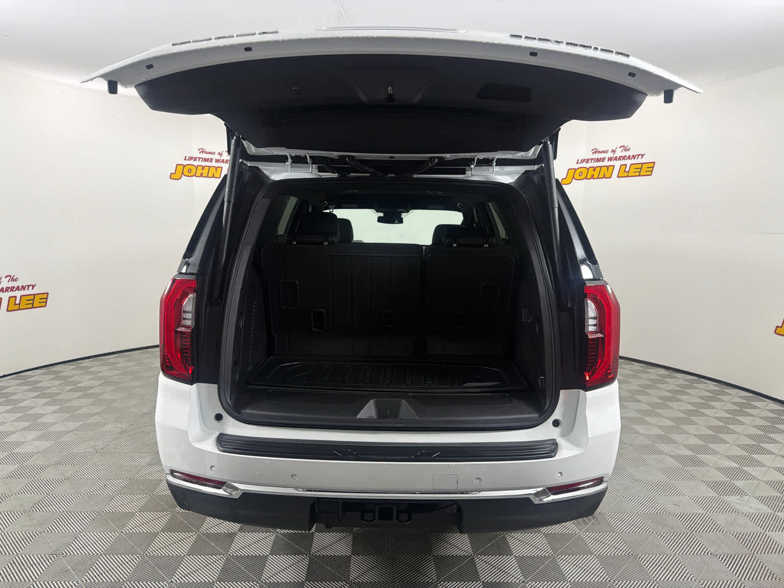 Used 2025 GMC Yukon Elevation w/ LPO, Floor Liner Package AWD/4WD image 5