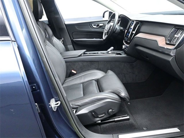 Certified 2023 Volvo XC60 B5 Ultimate FWD image 30