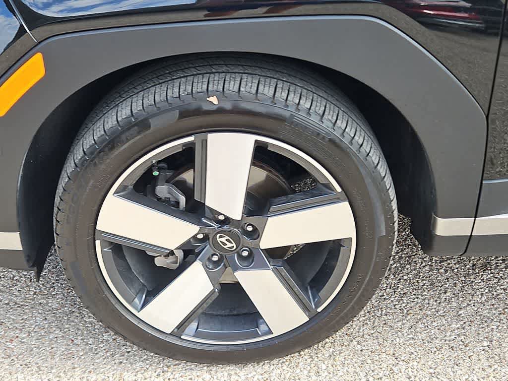 Used 2025 Hyundai Santa Fe Limited FWD image 12