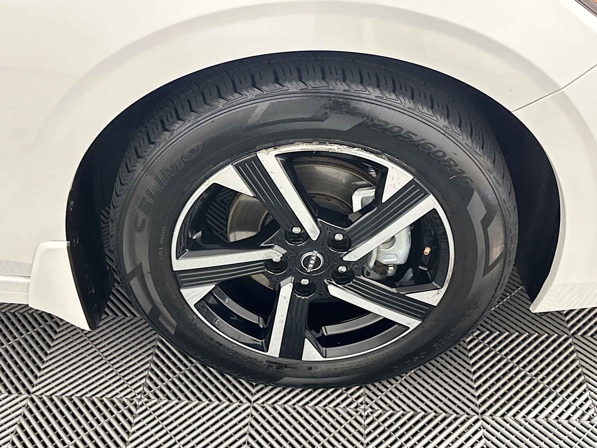 Used 2024 Nissan Sentra SV image 11