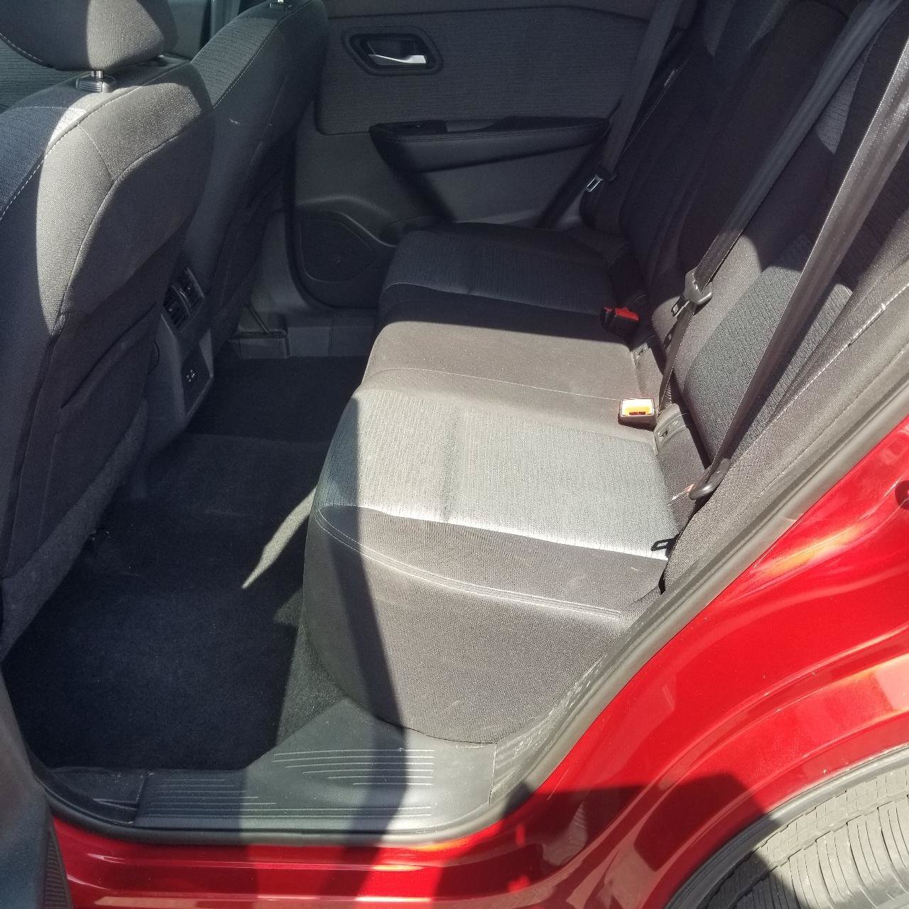 Used 2022 Nissan Rogue SV AWD/4WD image 17