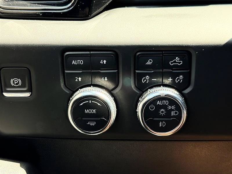 Used 2024 GMC Sierra 1500 AT4 w/ Technology Package AWD/4WD image 46