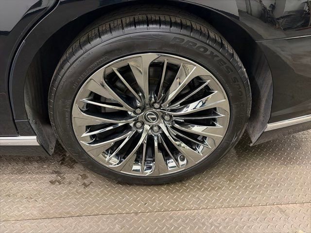 Used 2019 Lexus LS 500 w/ Interior Upgrade Package image 41