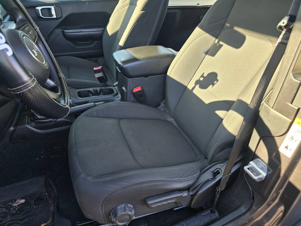 Used 2018 Jeep Wrangler Sport AWD/4WD image 15