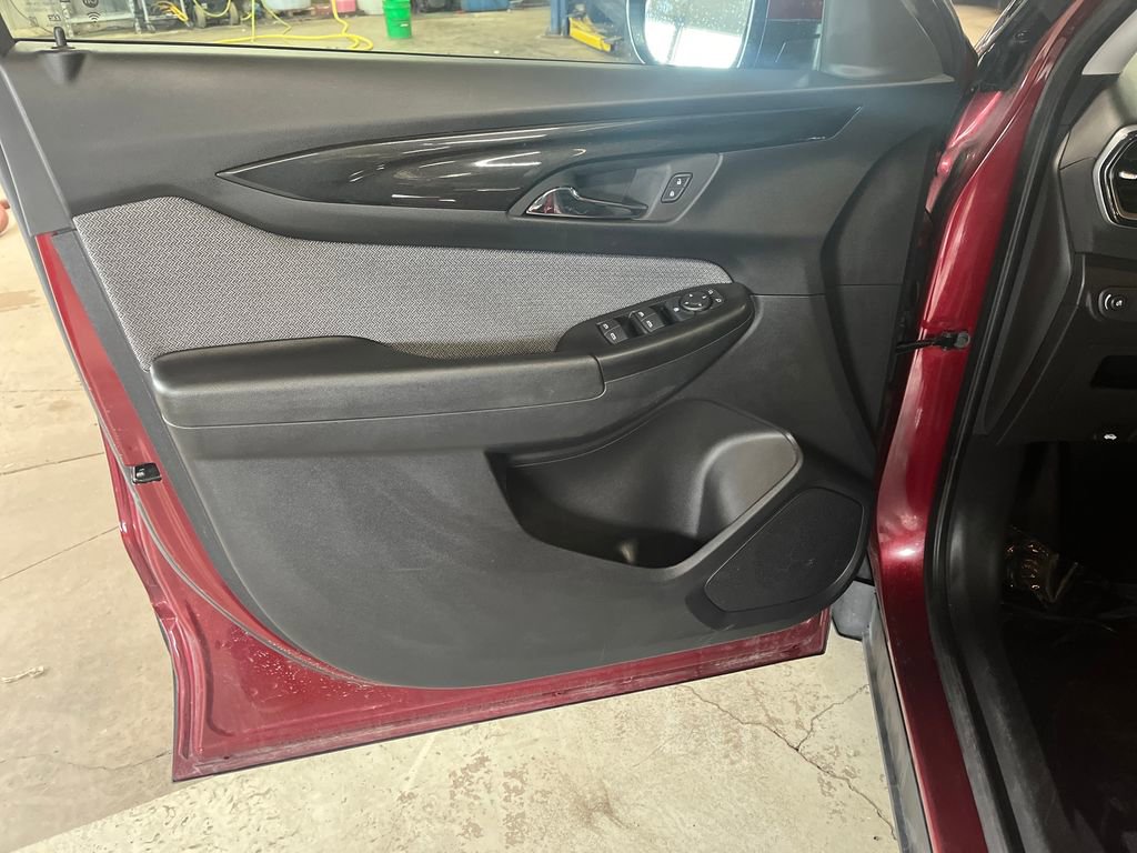 Used 2025 Chevrolet TrailBlazer LT FWD image 11