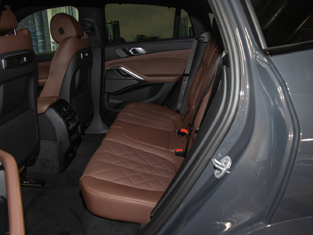 New 2027 BMW X6 xDrive40i w/ Executive Package AWD/4WD image 21