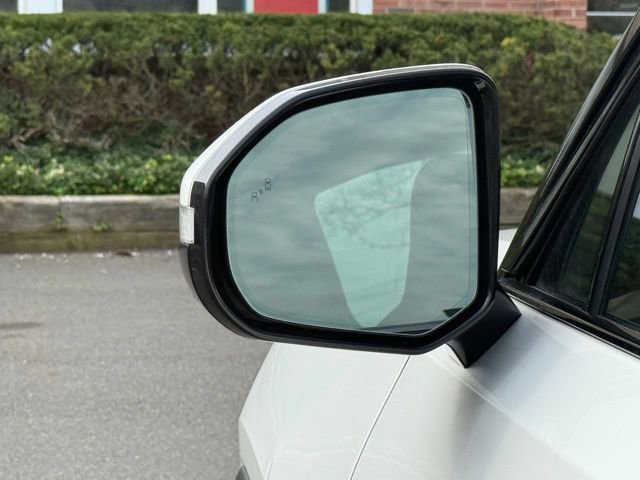 Used 2022 Rivian R1T Adventure image 16