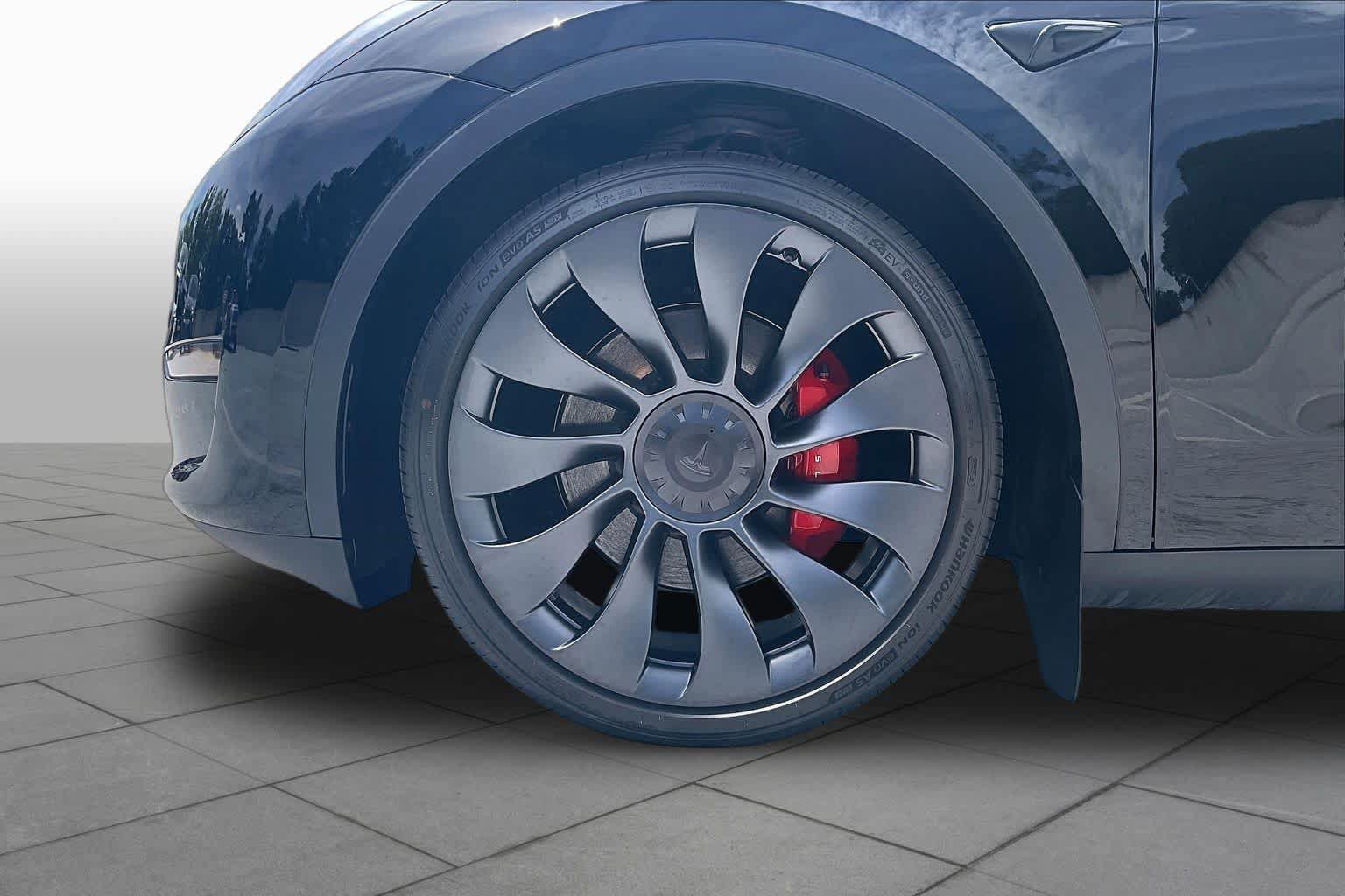 Used 2025 Tesla Model Y Performance AWD/4WD image 9