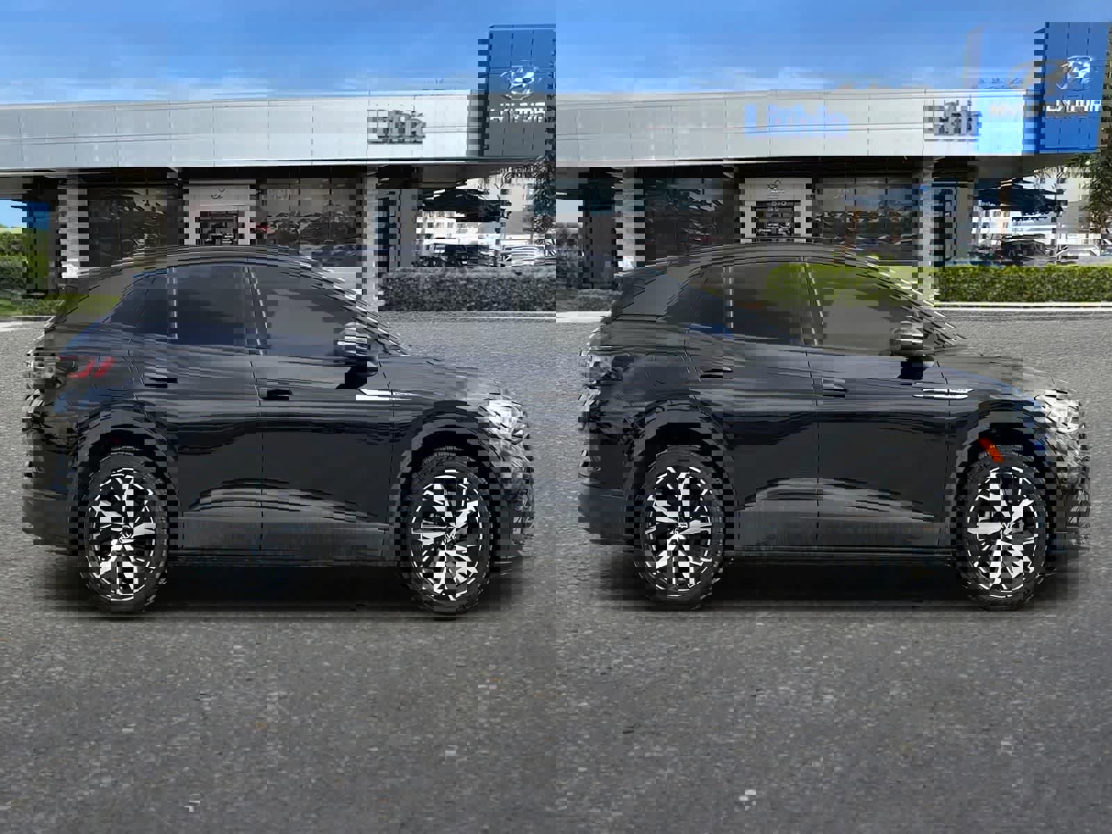 Used 2023 Volkswagen ID.4 Pro S image 9