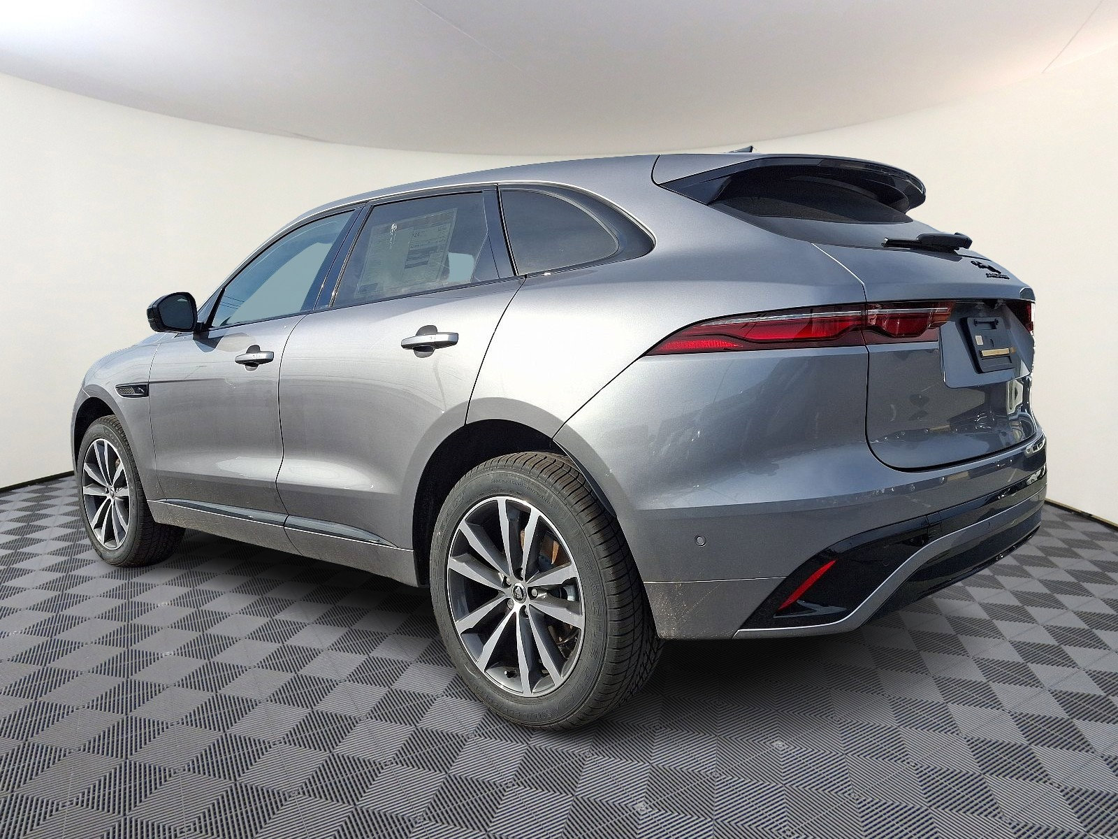 New 2025 Jaguar F-PACE R-Dynamic S image 2