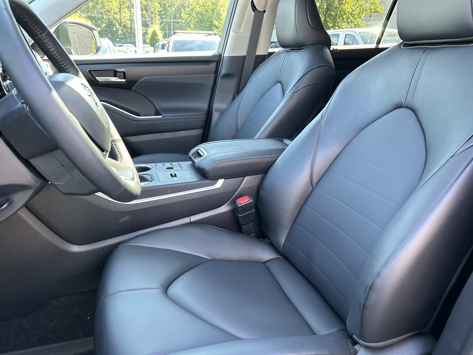 Used 2026 Toyota Highlander XLE AWD/4WD image 21