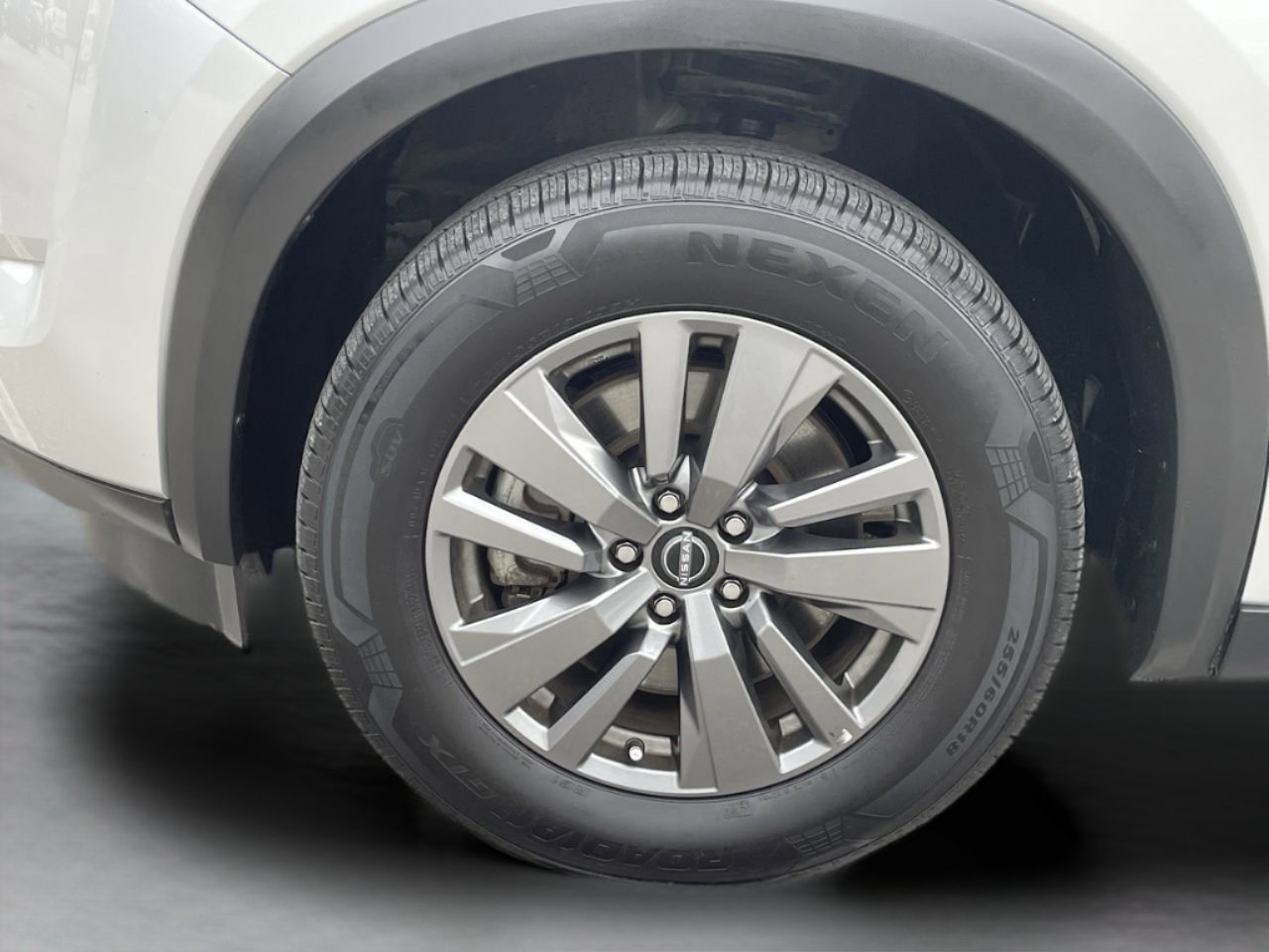Used 2025 Nissan Pathfinder SV image 35