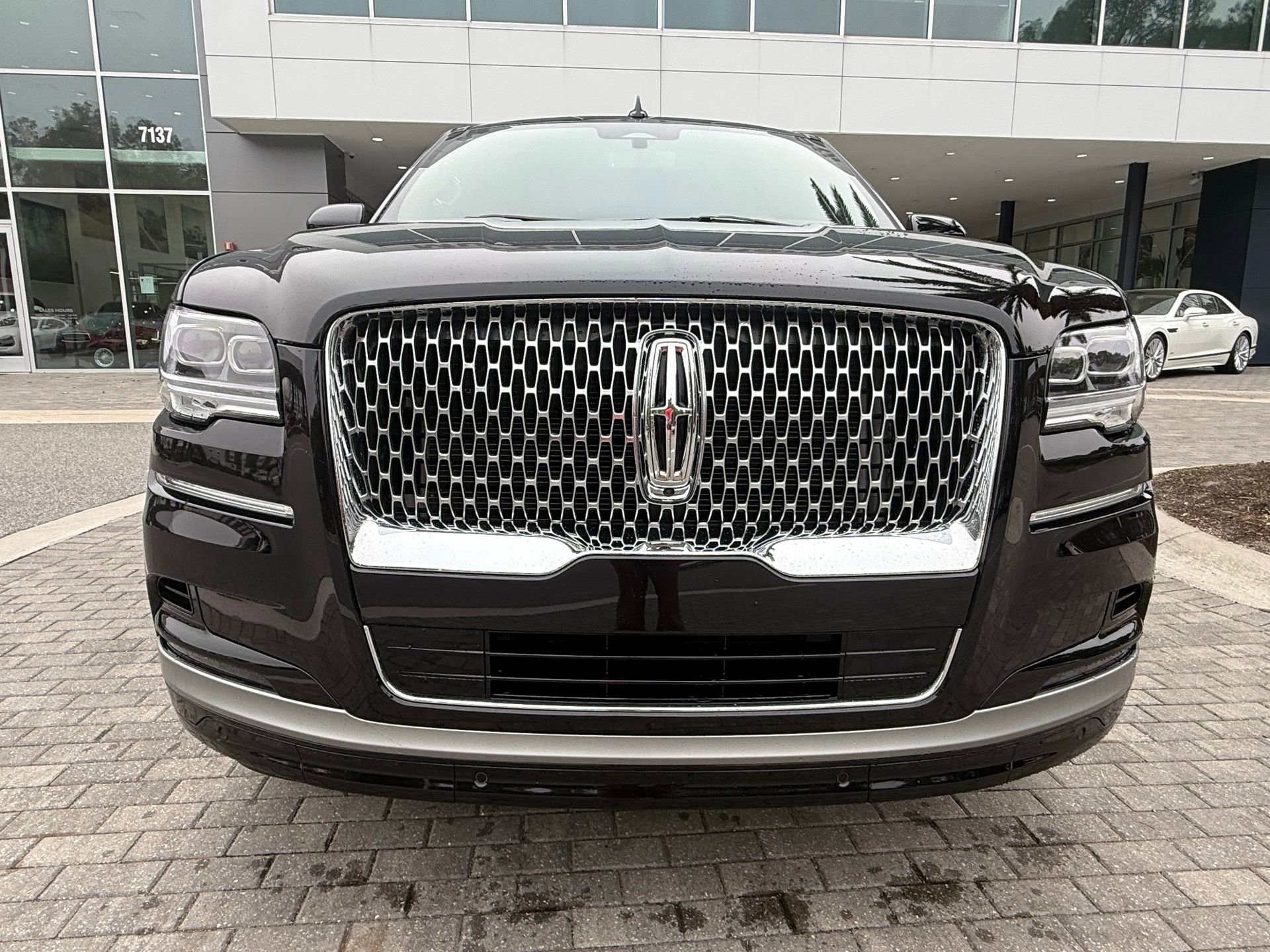 Used 2024 Lincoln Navigator Reserve image 8