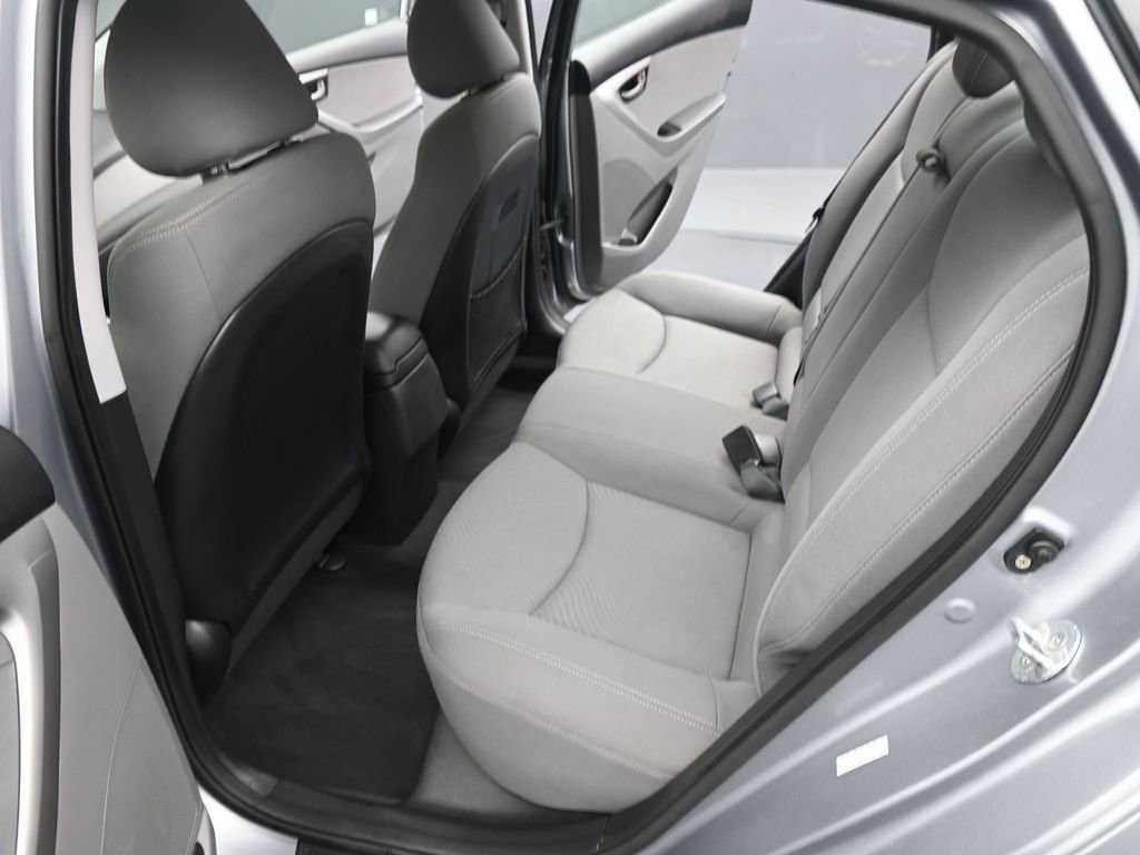 Used 2016 Hyundai Elantra SE w/ Option Group 02 image 12